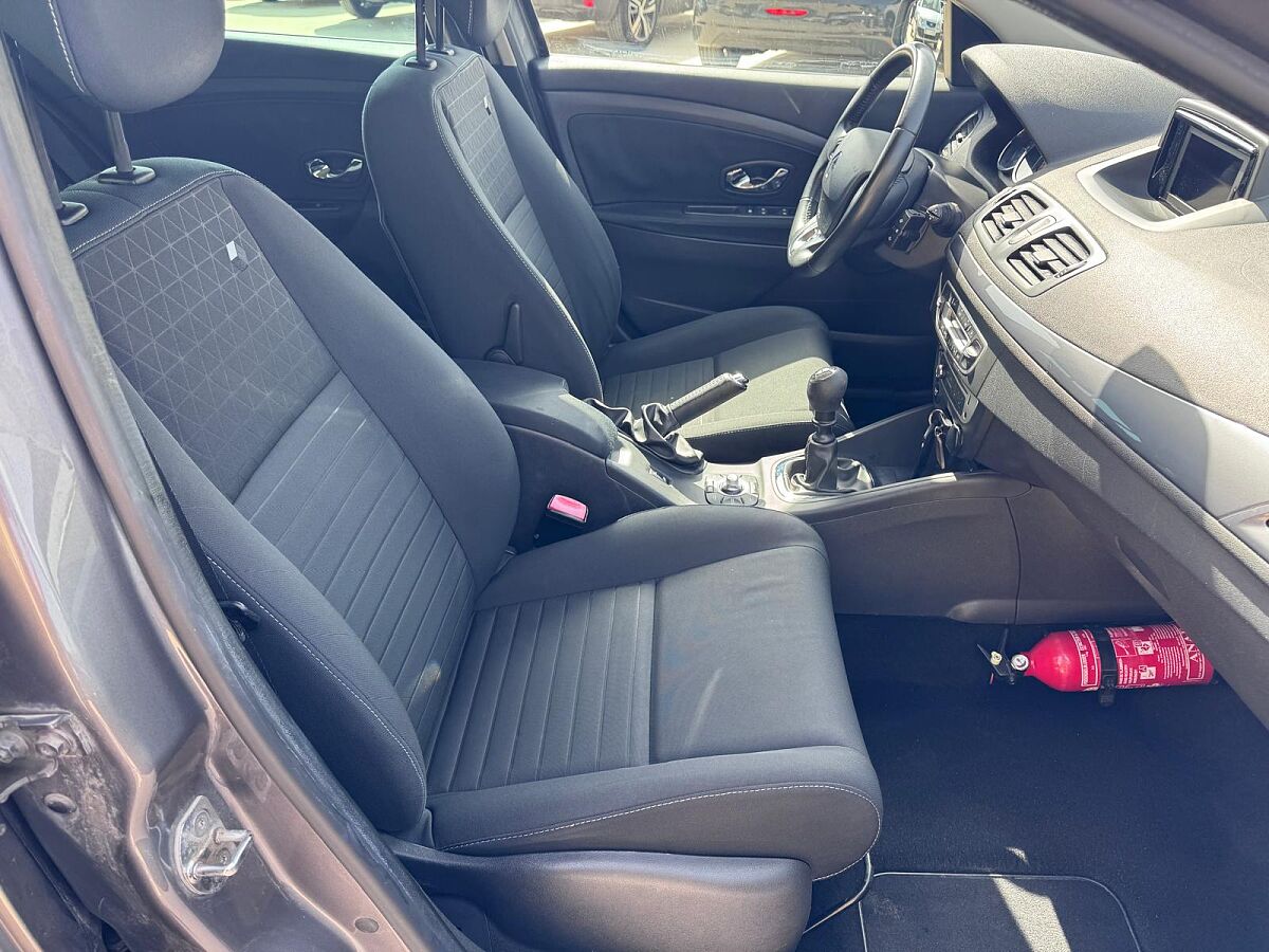 RENAULT MEGANE ESTATE 1.5 DCI SPANISH LHD IN SPAIN 135000 MILES SUPER 2014